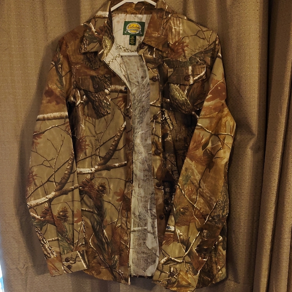 Cabela's Women's Woodland Camo Heavy Shirt